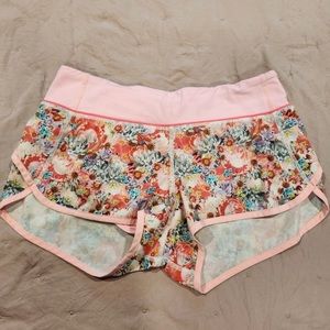 lululemon pink floral speed up shorts 2.5”